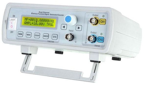 The FeelTech FS3200 signal generator.